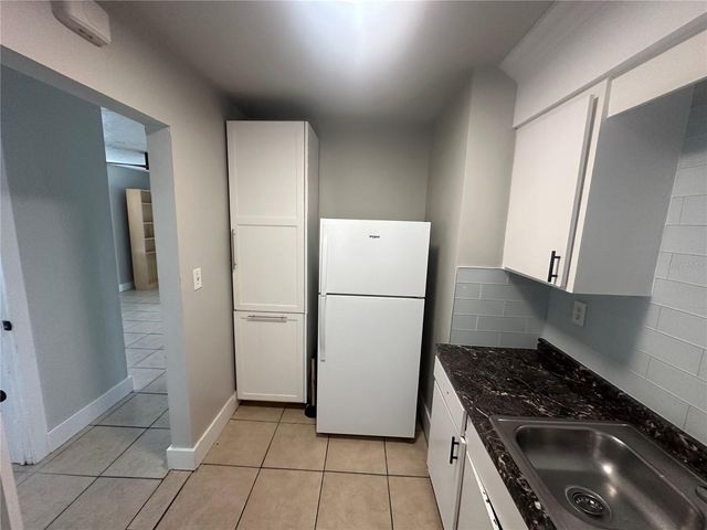 330 20TH AVENUE S UPPER, St Petersburg, FL 33705