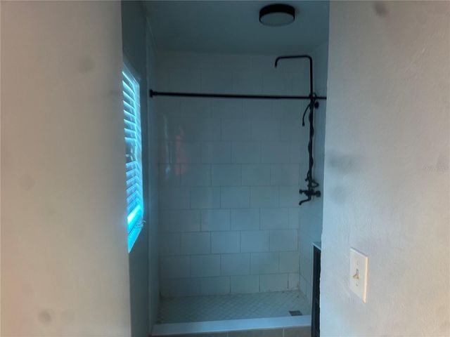 330 20TH AVENUE S UPPER, St Petersburg, FL 33705