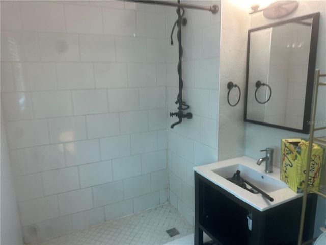330 20TH AVENUE S UPPER, St Petersburg, FL 33705