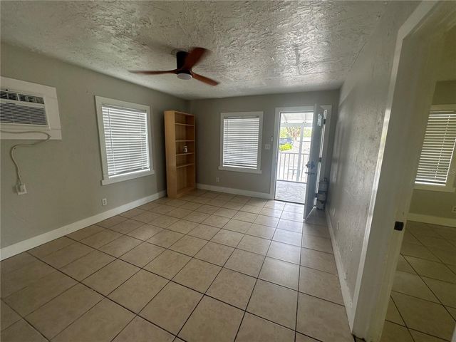 330 20TH AVENUE S UPPER, St Petersburg, FL 33705