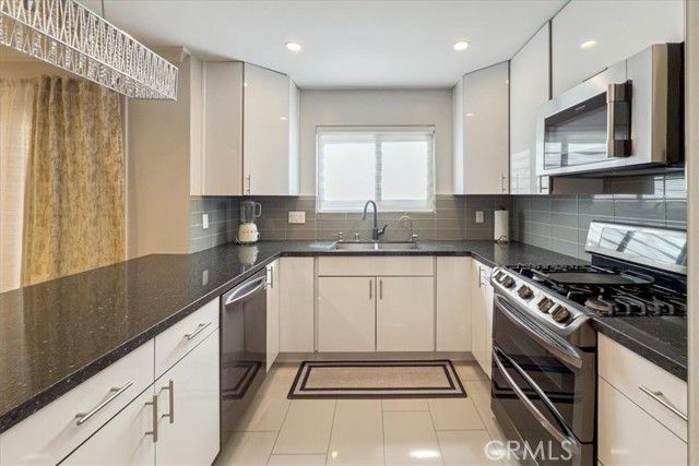 1156 San Rafael 2, Glendale, CA 91202