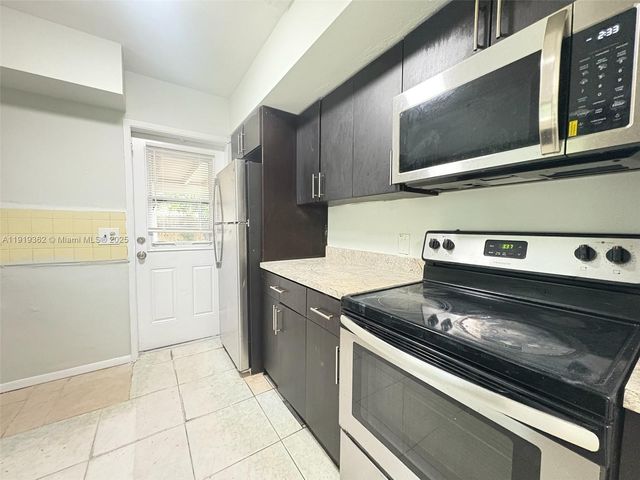 1900 NW 12th Ave, Fort Lauderdale, FL 33311