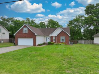 121 Brookview Cir, Goodlettsville, TN 37072