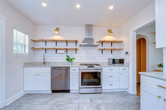 3653 2ND AVENUE N, St Petersburg, FL 33713