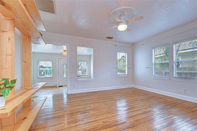 3653 2ND AVENUE N, St Petersburg, FL 33713