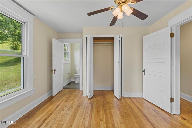 300 Wallace Pike, Bristol, VA 24202