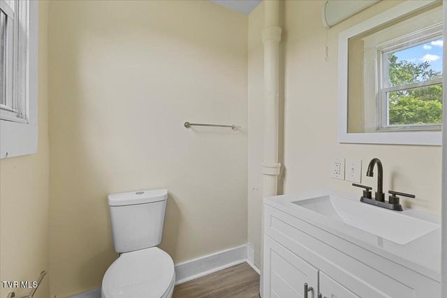 300 Wallace Pike, Bristol, VA 24202