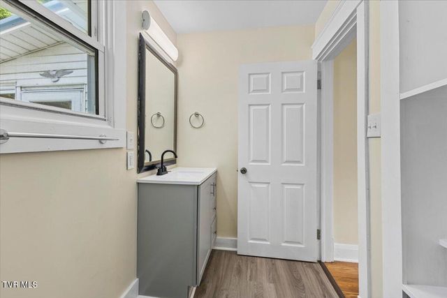 300 Wallace Pike, Bristol, VA 24202