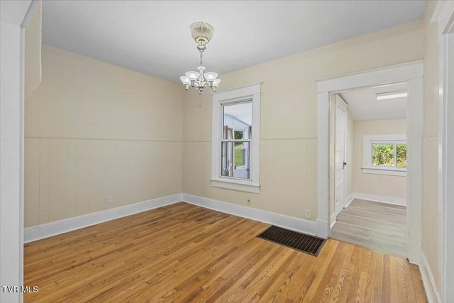 300 Wallace Pike, Bristol, VA 24202