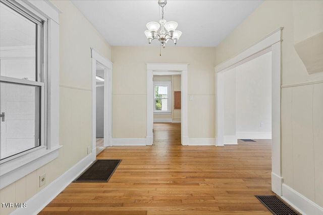 300 Wallace Pike, Bristol, VA 24202