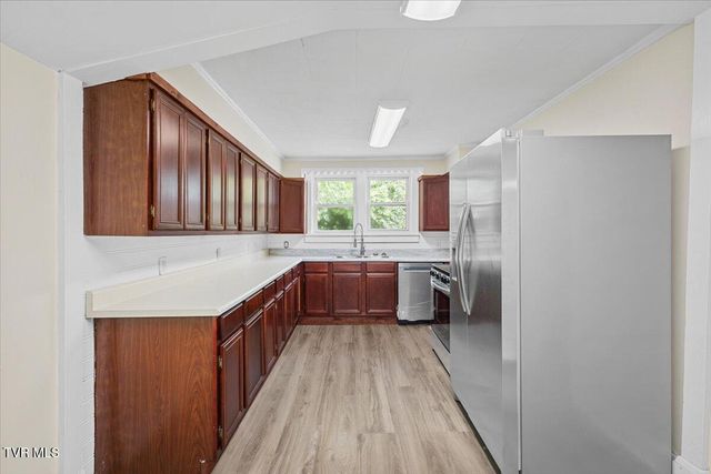 300 Wallace Pike, Bristol, VA 24202