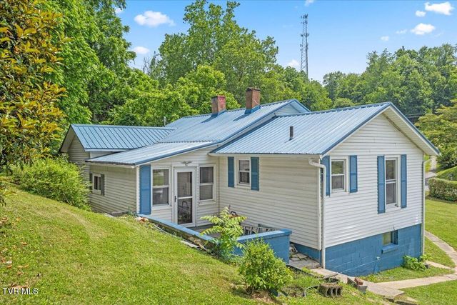 300 Wallace Pike, Bristol, VA 24202