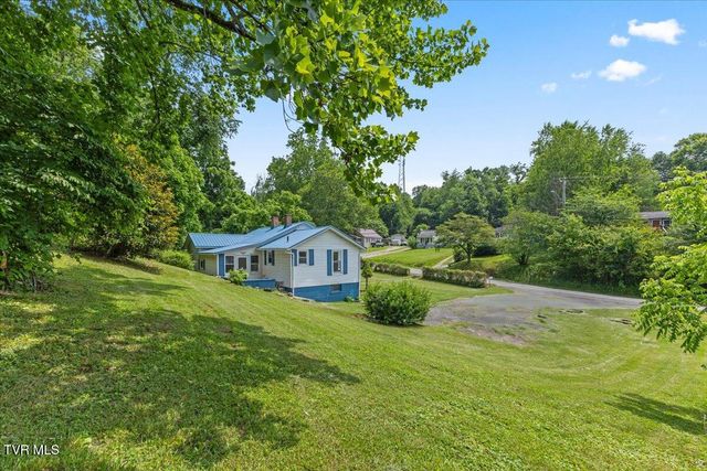 300 Wallace Pike, Bristol, VA 24202