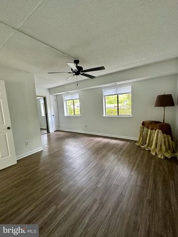 12 HERMITAGE DR, New Hope, PA 18938