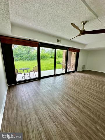 12 HERMITAGE DR, New Hope, PA 18938
