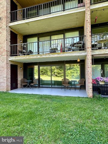12 HERMITAGE DR, New Hope, PA 18938