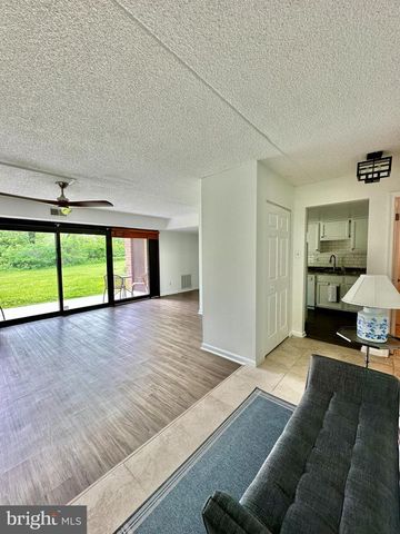 12 HERMITAGE DR, New Hope, PA 18938