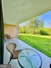12 HERMITAGE DR, New Hope, PA 18938