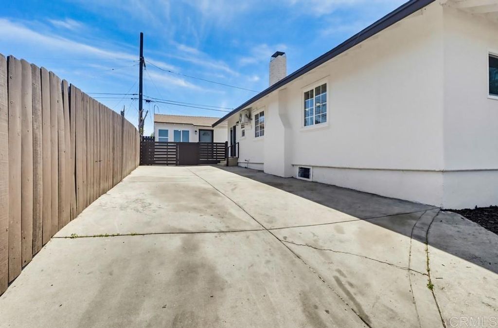 Image 29 of property listing at 3851 53 Hemlock Street, San Diego, CA 92113