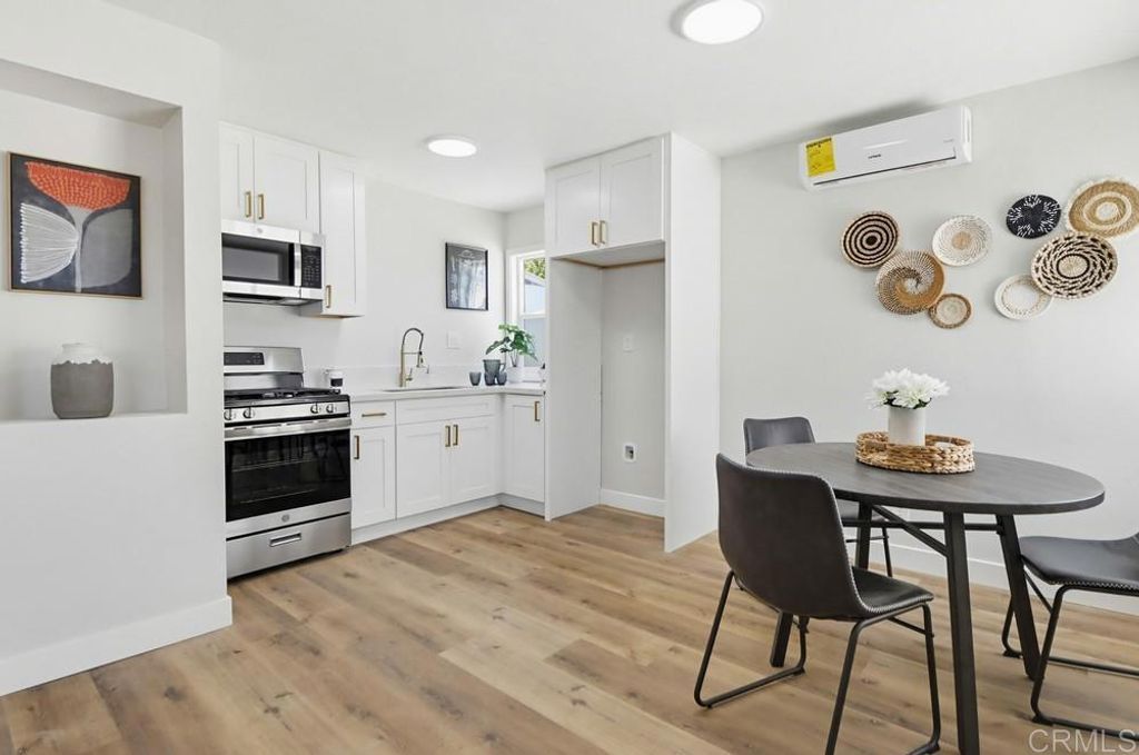 Image 37 of property listing at 3851 53 Hemlock Street, San Diego, CA 92113