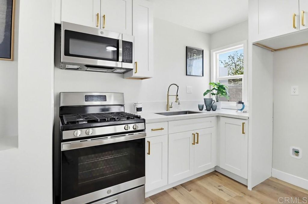 Image 38 of property listing at 3851 53 Hemlock Street, San Diego, CA 92113