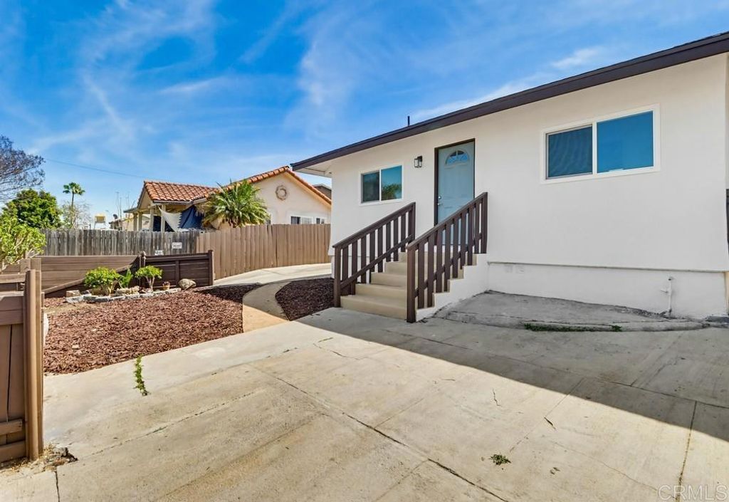 Image 5 of property listing at 3851 53 Hemlock Street, San Diego, CA 92113