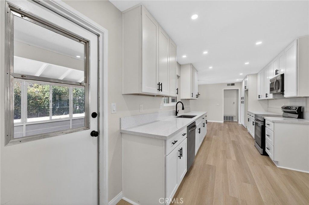 Image 15 of property listing at 28885 Hope Drive, Menifee, CA 92586