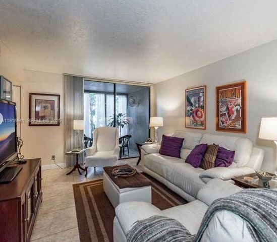 212 Lake Pointe Dr 112, Oakland Park, FL 33309