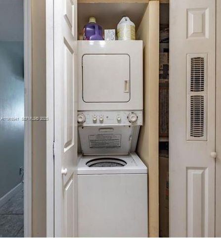 212 Lake Pointe Dr 112, Oakland Park, FL 33309