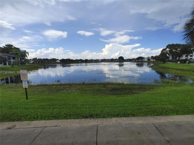 212 Lake Pointe Dr 112, Oakland Park, FL 33309