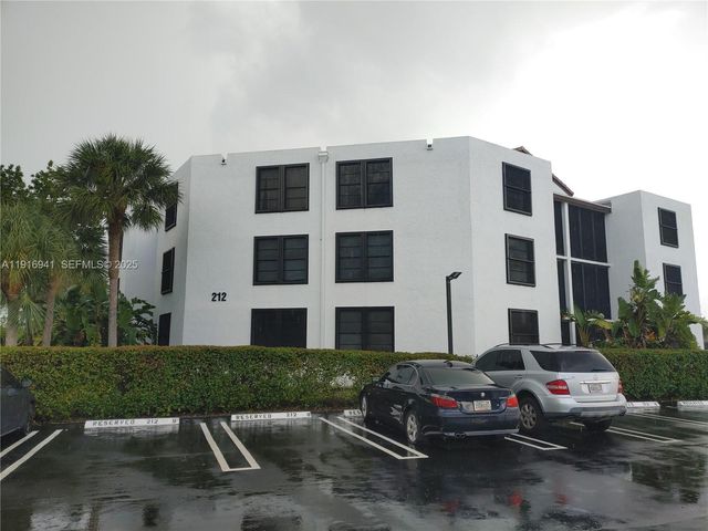 212 Lake Pointe Dr 112, Oakland Park, FL 33309