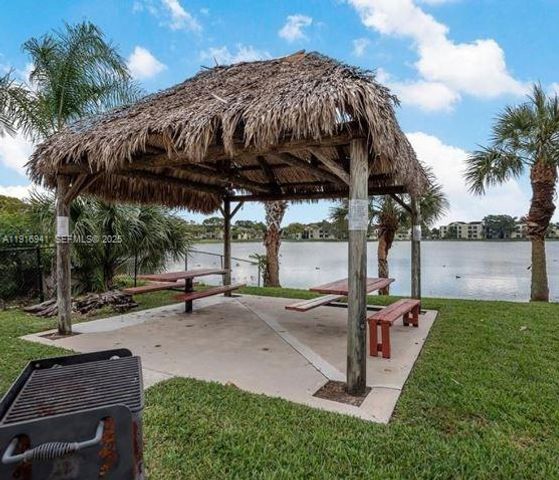 212 Lake Pointe Dr 112, Oakland Park, FL 33309