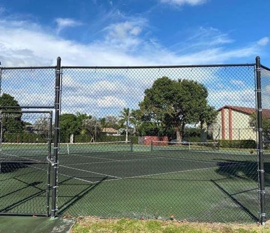 212 Lake Pointe Dr 112, Oakland Park, FL 33309