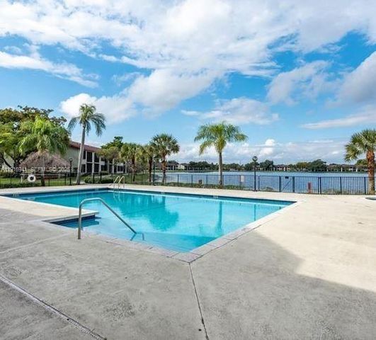 212 Lake Pointe Dr 112, Oakland Park, FL 33309