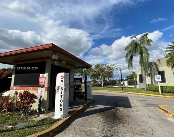 212 Lake Pointe Dr 112, Oakland Park, FL 33309