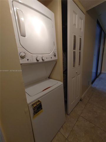 212 Lake Pointe Dr 112, Oakland Park, FL 33309