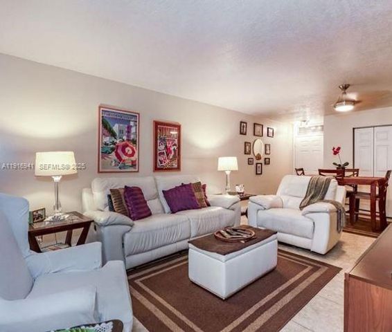 212 Lake Pointe Dr 112, Oakland Park, FL 33309