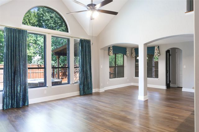 2417 Laguna Lane, Arlington, TX 76012