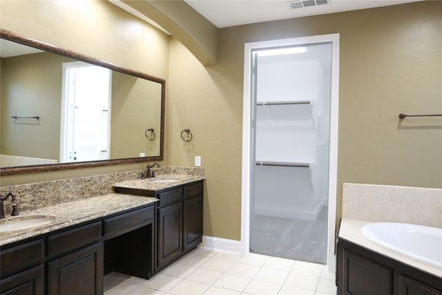 2417 Laguna Lane, Arlington, TX 76012