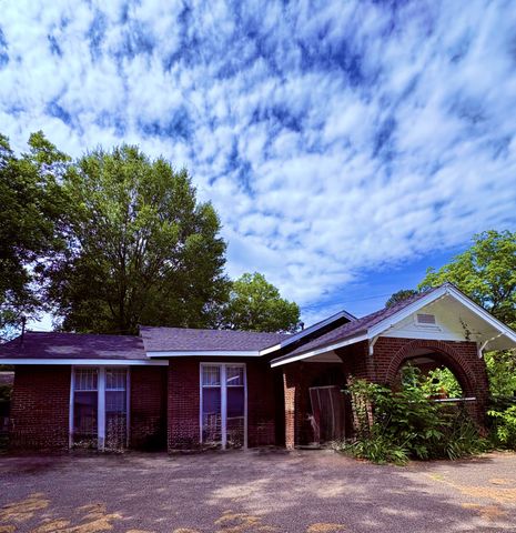 711 S Lexington St, Trenton, TN 38382