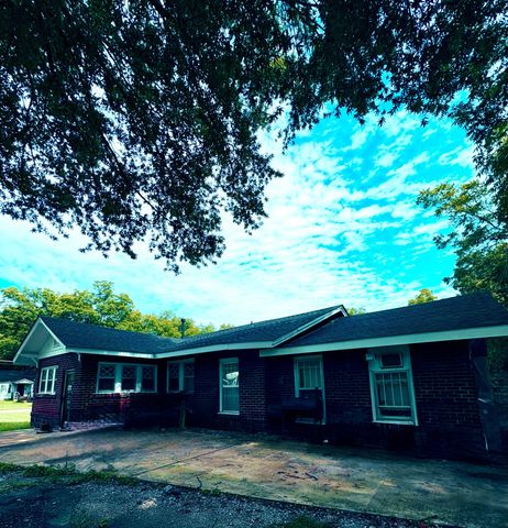 711 S Lexington St, Trenton, TN 38382