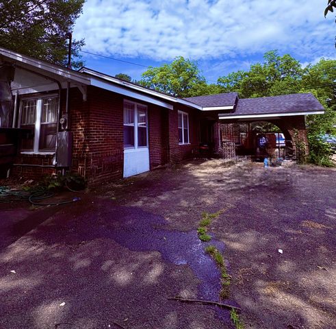 711 S Lexington St, Trenton, TN 38382