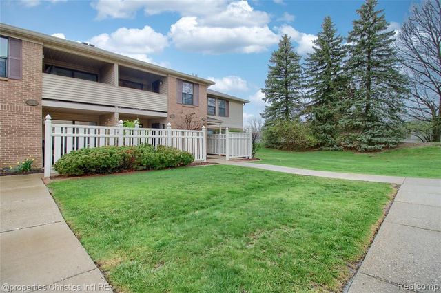 19586 Northridge Drive, Northville, MI 48167