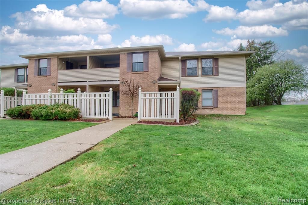 19586 Northridge Drive, Northville, MI 48167