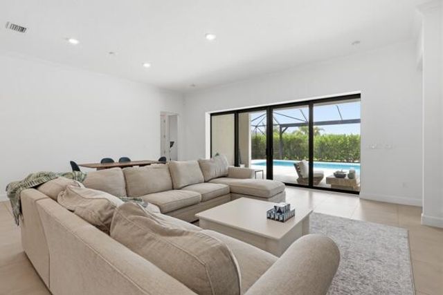 432 SE Filoli Drive, Port St. Lucie, Port St Lucie, FL 34984