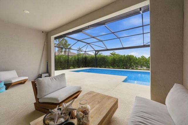 432 SE Filoli Drive, Port St. Lucie, Port St Lucie, FL 34984