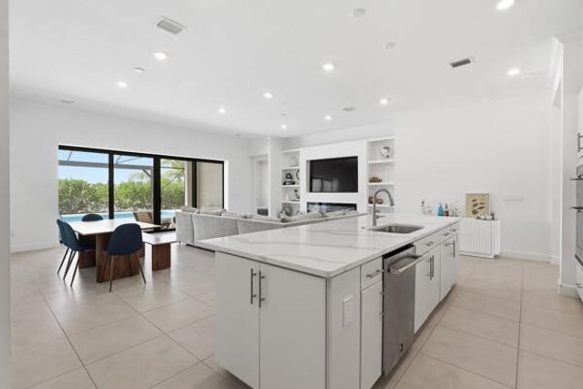 432 SE Filoli Drive, Port St. Lucie, Port St Lucie, FL 34984