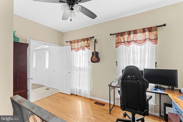 8605 WOODWREN TER, Fairfax Station, VA 22039