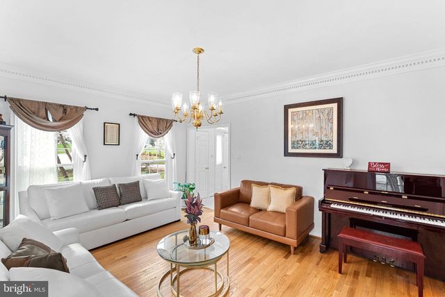 8605 WOODWREN TER, Fairfax Station, VA 22039