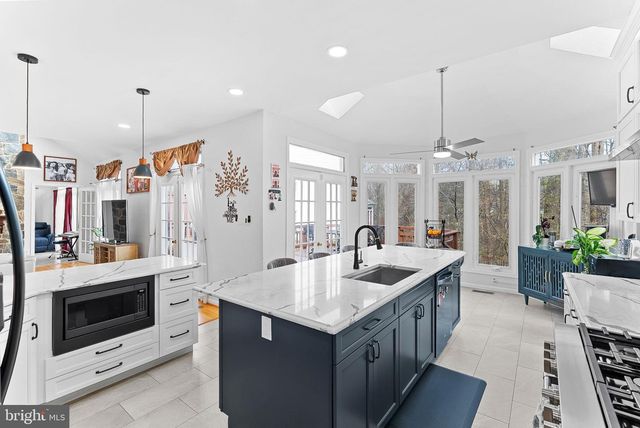 8605 WOODWREN TER, Fairfax Station, VA 22039